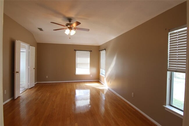 Building Photo - 3607 Stratford Arms Ln