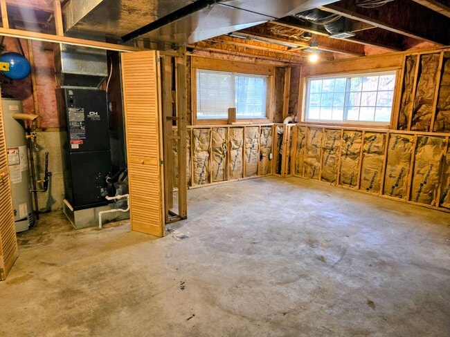 Building Photo - 1578 Pinewind Dr