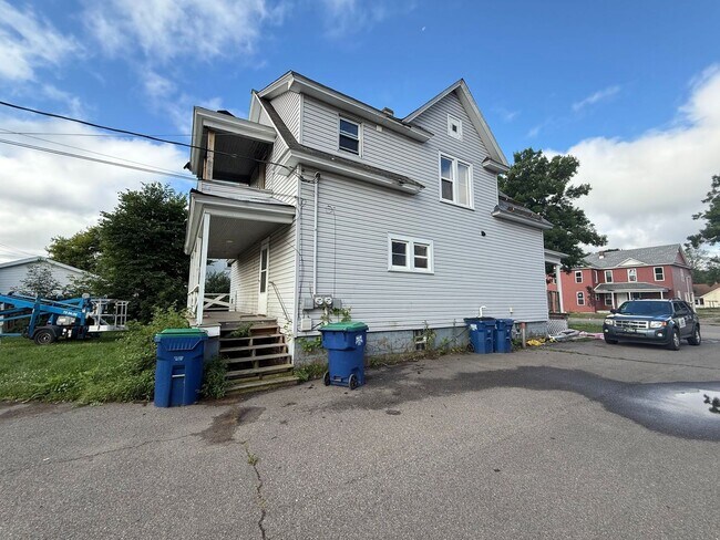 Building Photo - 915 S 3rd Ave