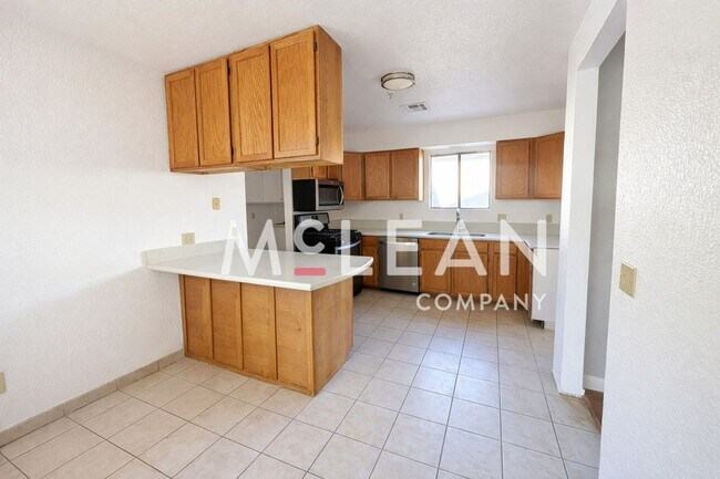 Building Photo - *Move in Special* Three Bedroom Home in Desert Hot Springs