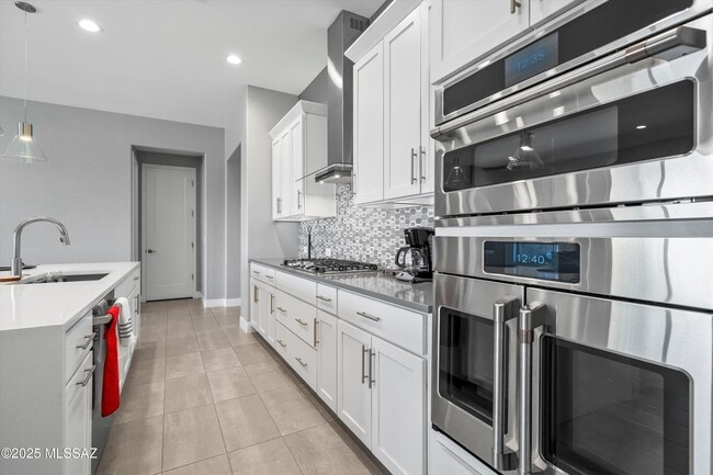 Building Photo - 30668 S Sand Hurst Ln