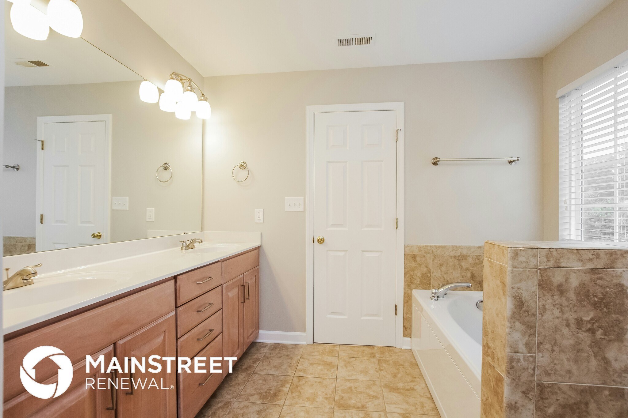 Building Photo - 4220 High Shoals Dr