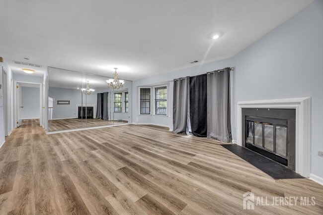 Building Photo - 604 Woodhaven Dr