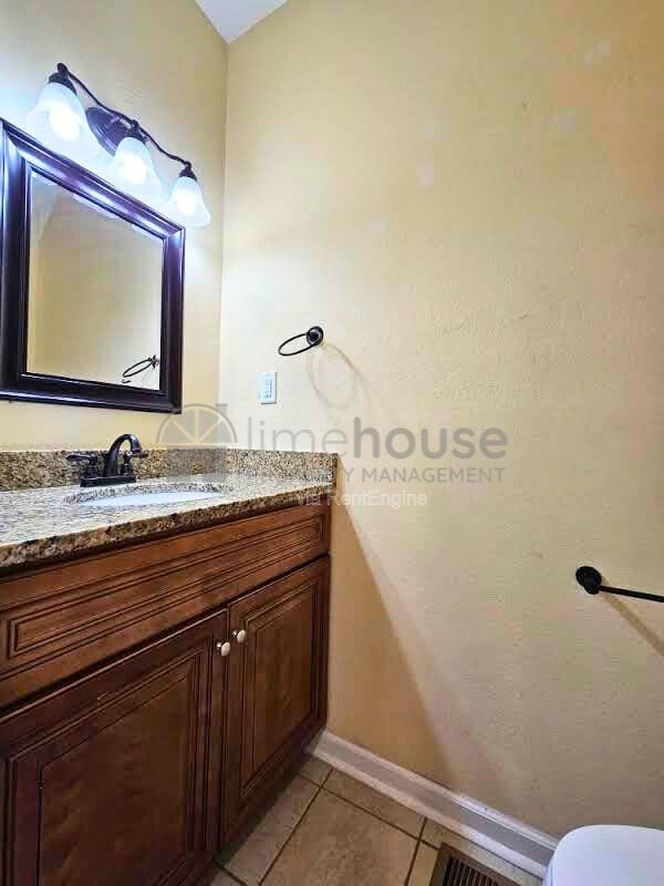 Building Photo - 1408 Colon Ave