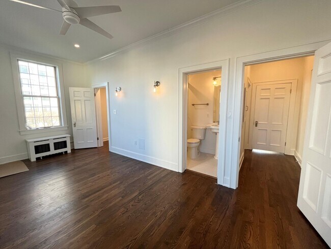 Building Photo - 1228 E Juneau Ave