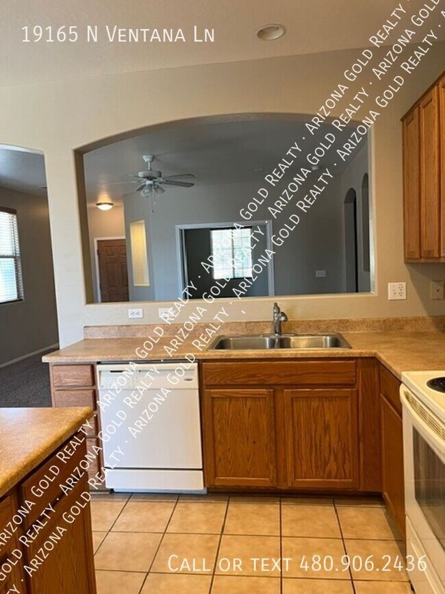 Building Photo - 19165 N Ventana Ln