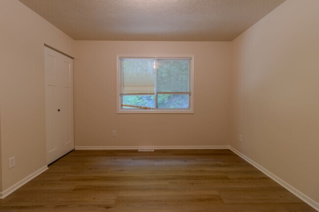 Building Photo - MF Fouch Rd-Duplex