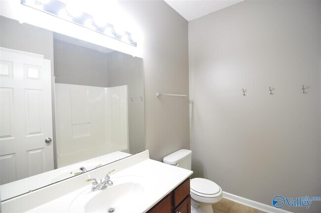 Building Photo - 206 Horseshoe Bend N