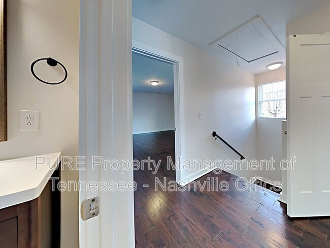 Building Photo - 303 Gatewood Ave