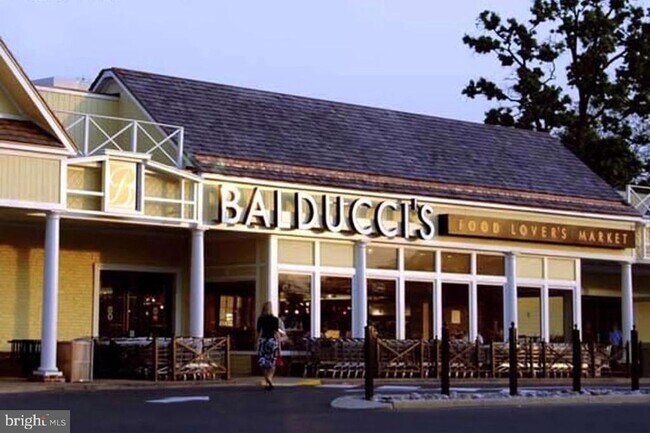 Building Photo - 11430 Strand Dr