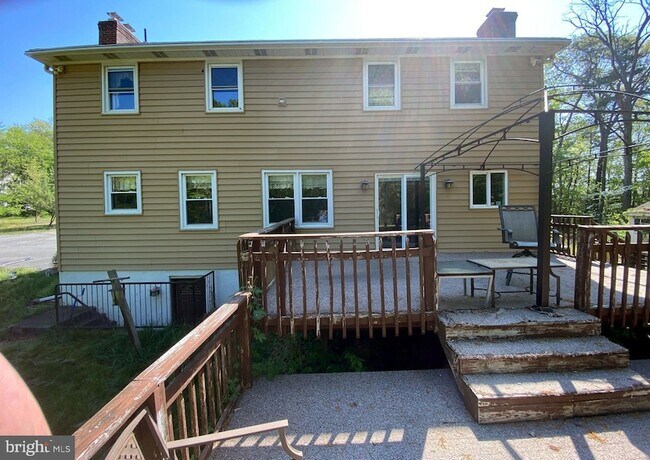 Building Photo - 14917 Lee Hwy