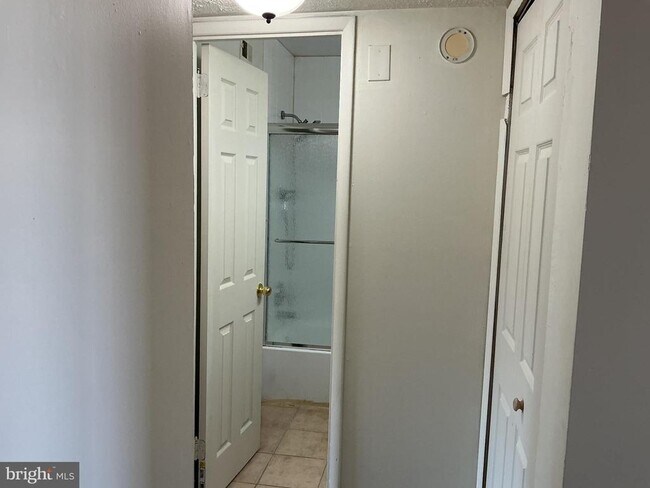 Building Photo - 7246 Donnell Pl