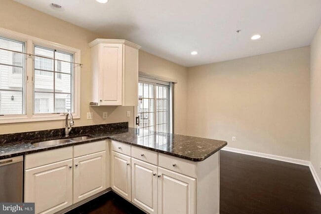 Building Photo - 8878 Ashgrove House Ln