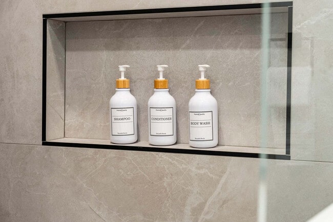 Building Photo - 2344 W Polk St