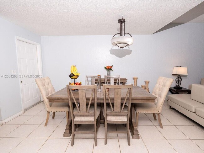Building Photo - 1611 Veracruz Ln