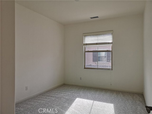 Building Photo - 27 Larkfield