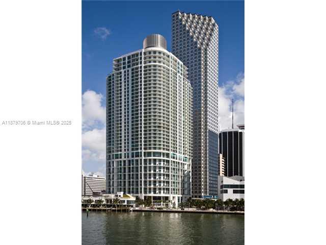 Building Photo - 300 S Biscayne Blvd