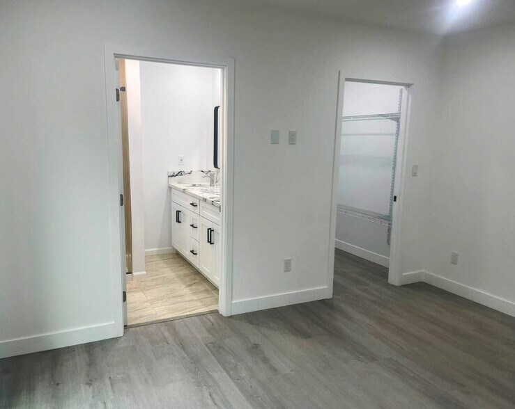 Building Photo - 19057 Friar St