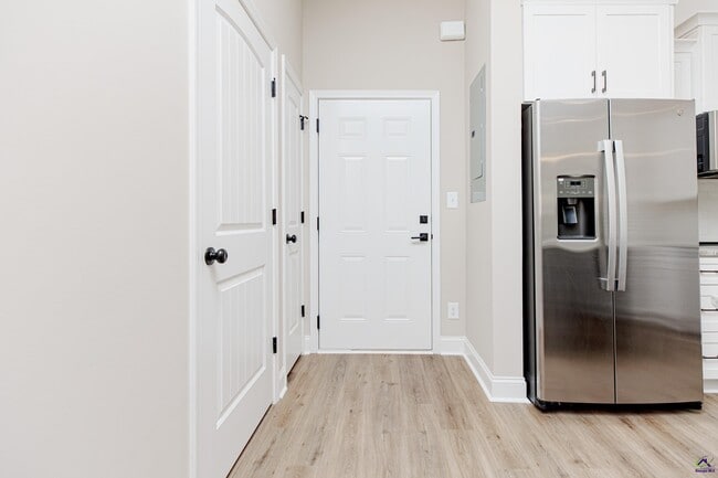 Building Photo - 1013 Northside Dr