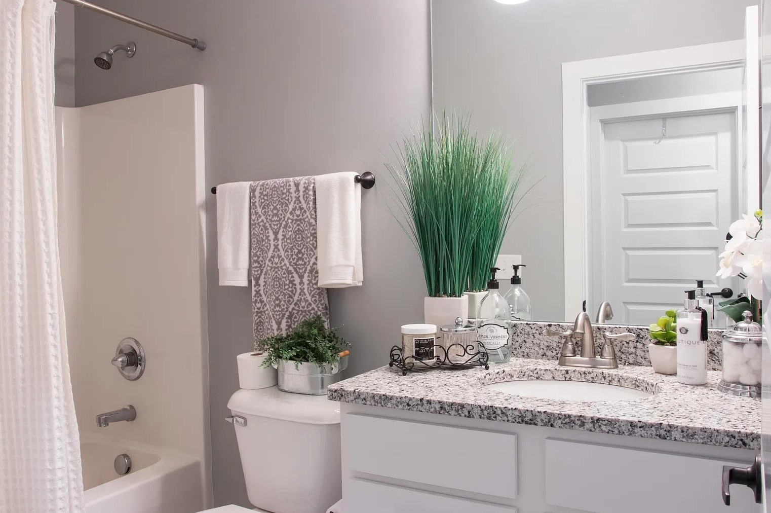 Building Photo - 304 Spring St