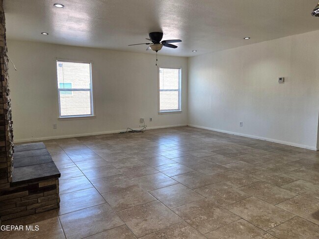 Building Photo - 15341 Werling Ct
