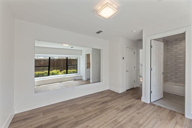 Building Photo - 4522 Deere St