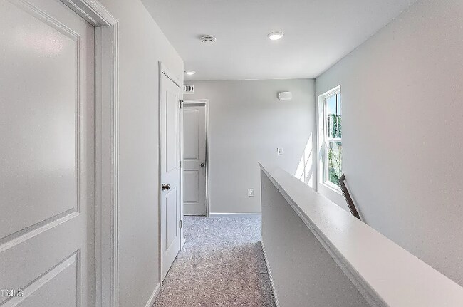 Building Photo - 182 Golden Arms Dr