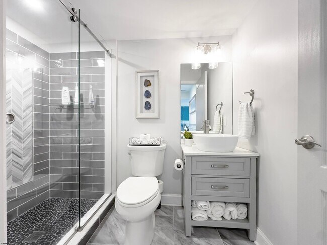 Building Photo - 9416 Amherst Ave