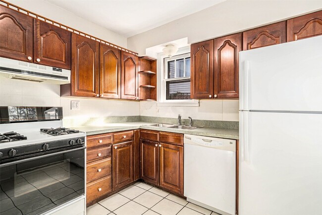 Building Photo - 51 S Laclede Station Rd