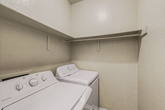 Building Photo - 3607 W Northgate Dr