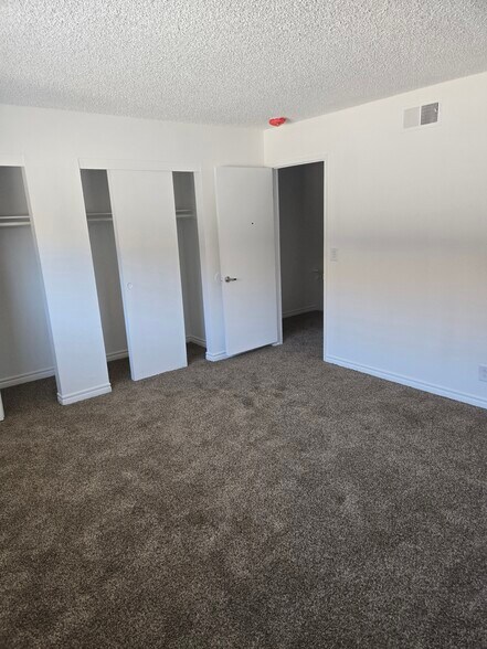 Building Photo - 2701 Kline Cir