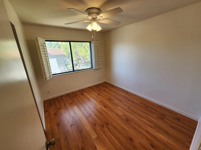 Building Photo - 1502 Rock Glen Ave