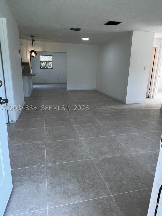 Building Photo - 3104 Tropic Blvd