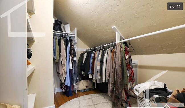 Building Photo - No Brokers Fee, Pets Friendly, In-Unit Washer and Dryer, Easy Street Parking