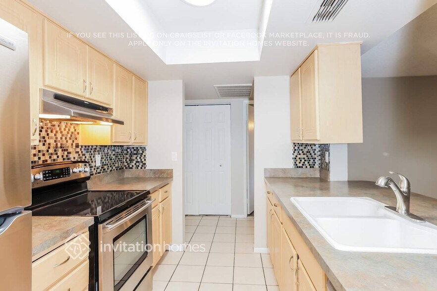 Building Photo - 6027 W Carol Ann Way