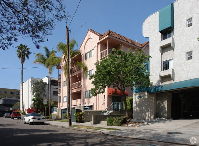 Building Photo - Third Avenue Townhouse