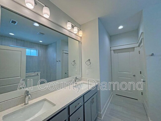 Building Photo - 446 Foxtail Wy