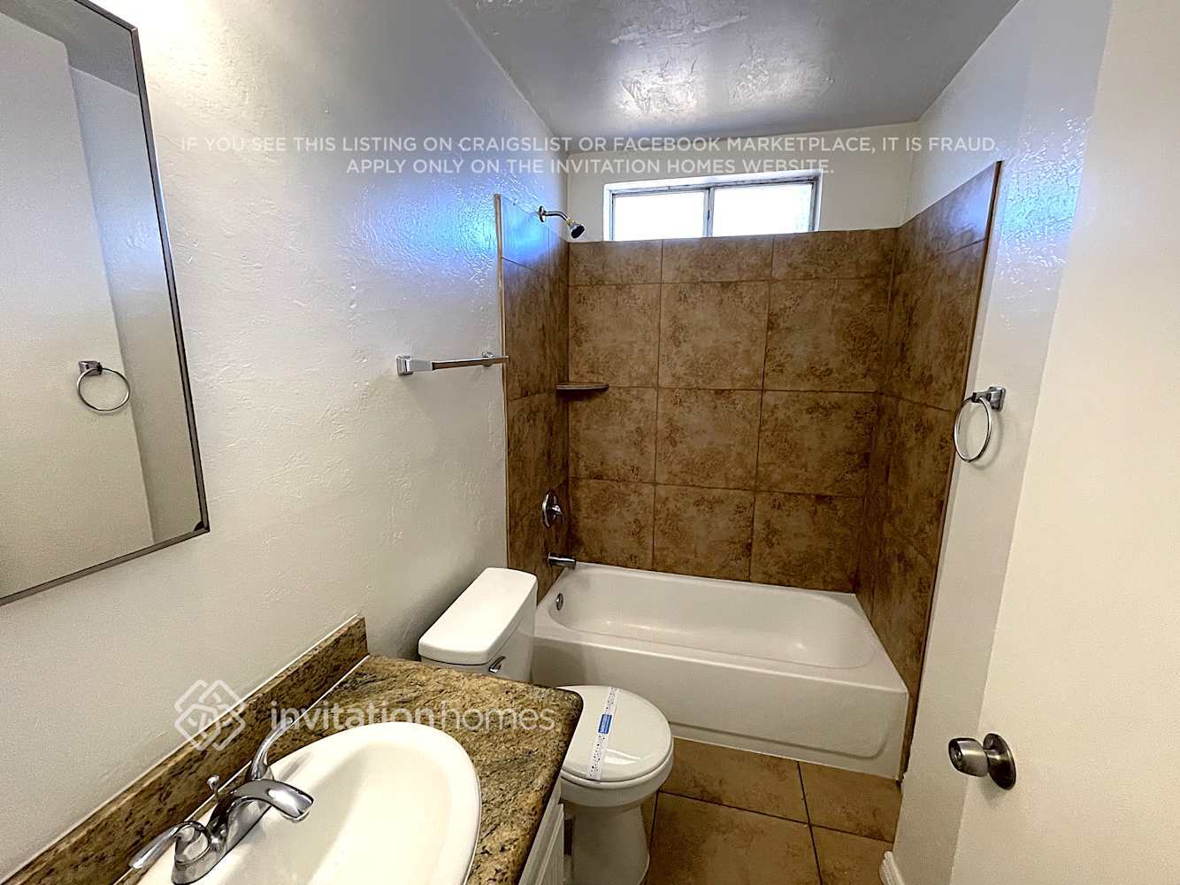 Building Photo - 3416 W Poinsettia Dr