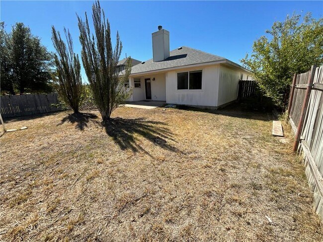 Building Photo - 202 Dana Dr