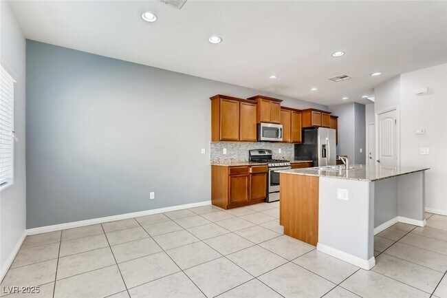 Building Photo - 6828 Majestic Palm Dr