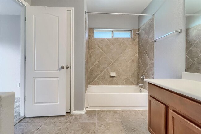Building Photo - 3308 Barksdale Dr
