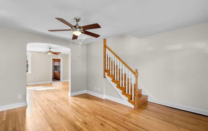 Building Photo - 1315 W 37th St