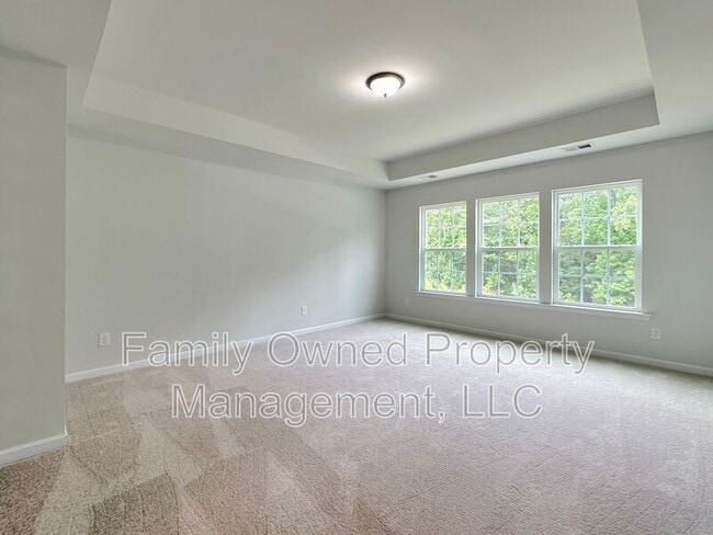 Building Photo - 302 Witch Hazel St