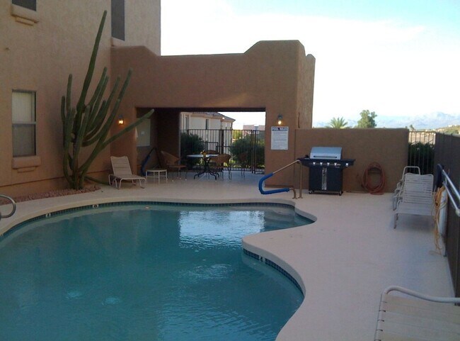 Building Photo - 16616 E Gunsight Dr