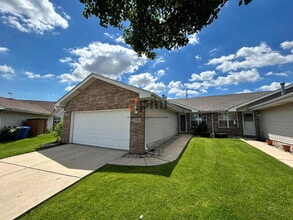 Building Photo - 396 Golden Oak Ct