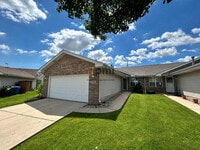Building Photo - 396 Golden Oak Ct