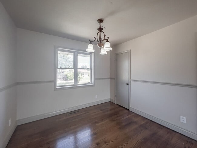 Building Photo - This Perfect Home Awaits!