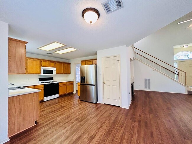 Building Photo - 2909 Lagerway Cove