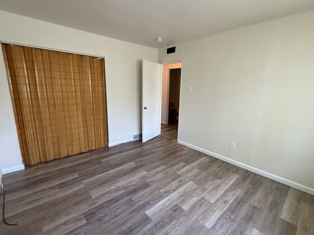 Building Photo - 651 Southwell Ln