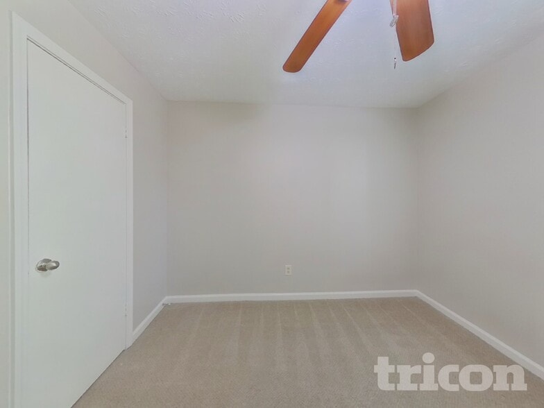 Building Photo - 2479 Hewatt Rd